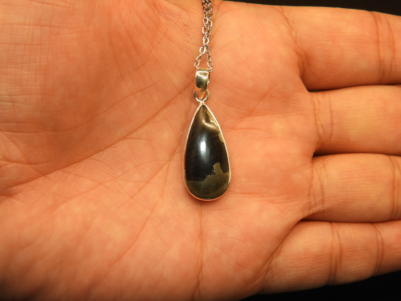 希少石シリーズ！ヒーラーズゴールドのシルバー９２５ペンダントトップ！ 天然石　１