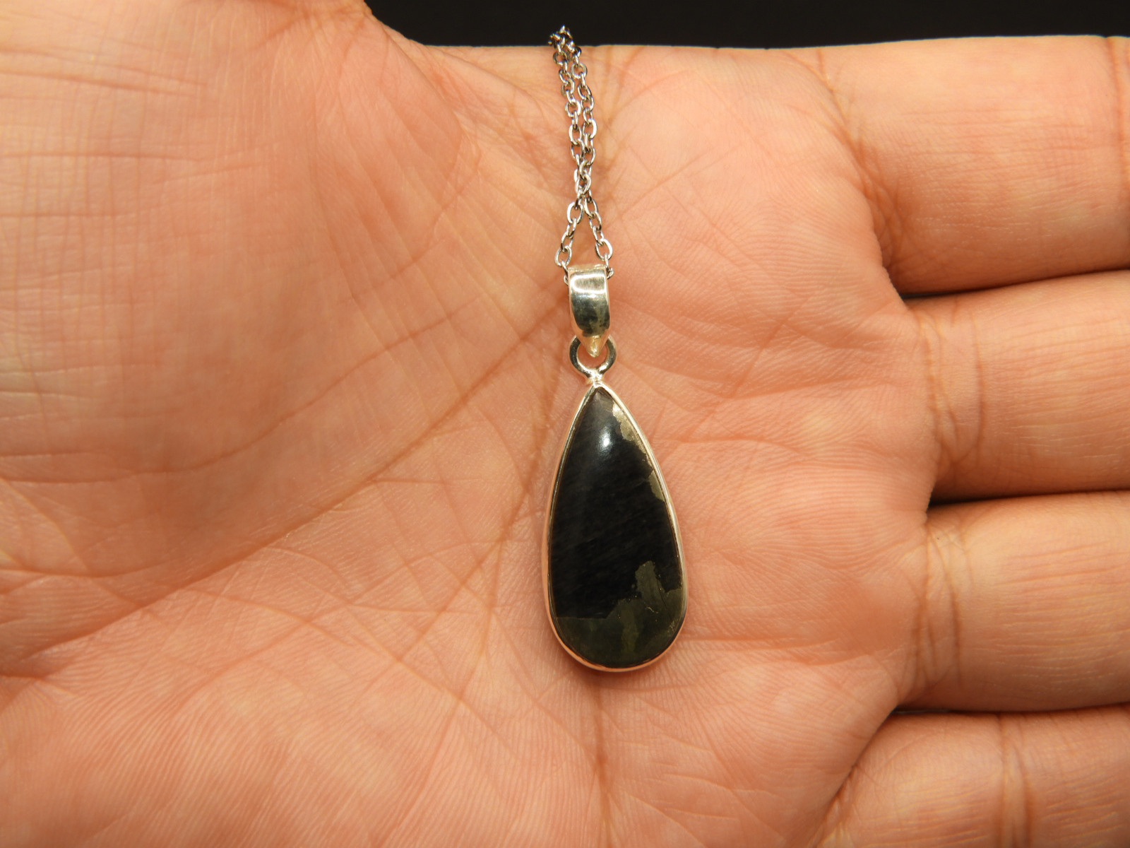 希少石シリーズ！ヒーラーズゴールドのシルバー９２５ペンダントトップ！ 天然石　１