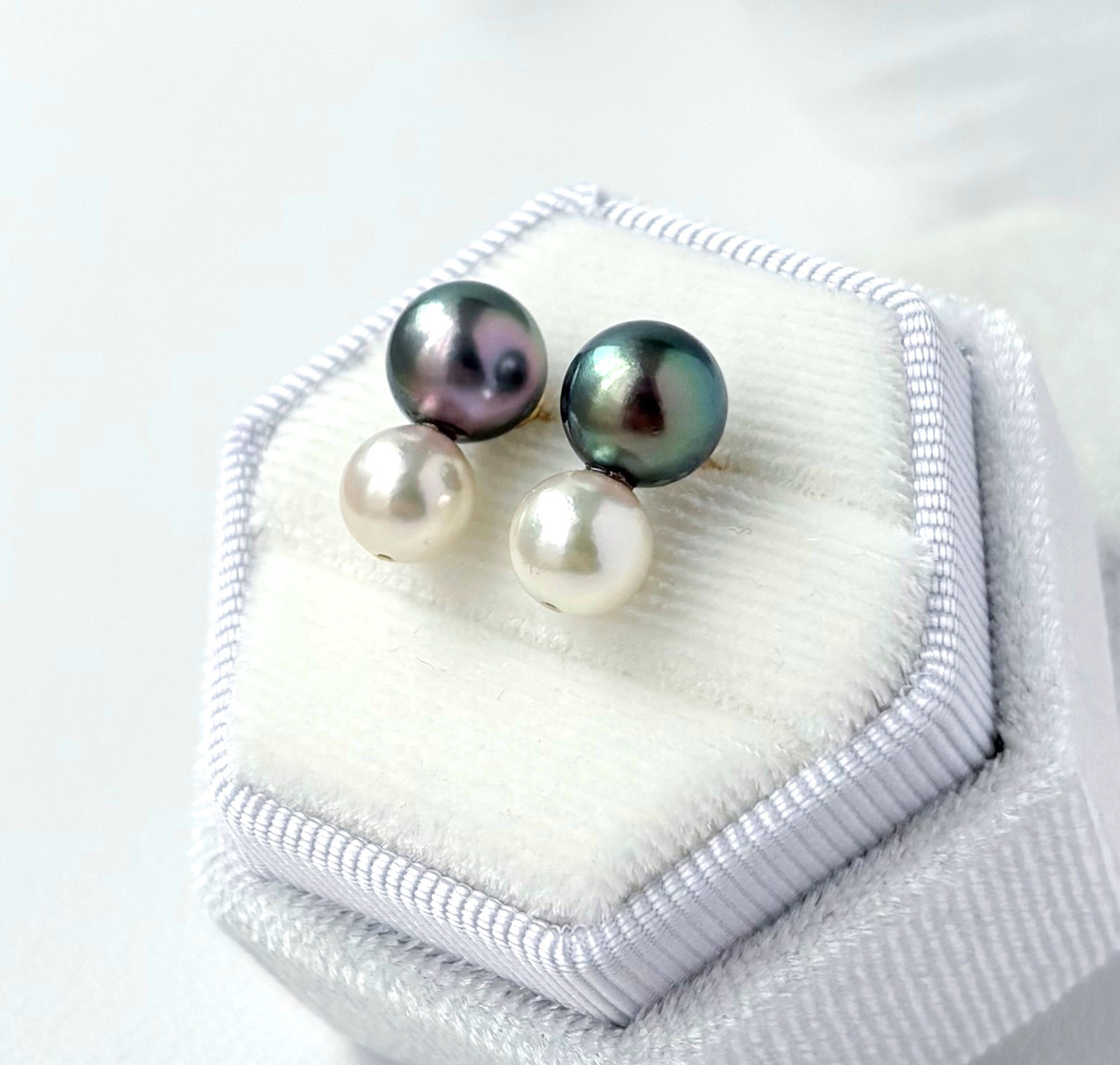 あこや真珠のツートンピアス　深みのある艶を耳元に　14kgf　金属アレルギー対応