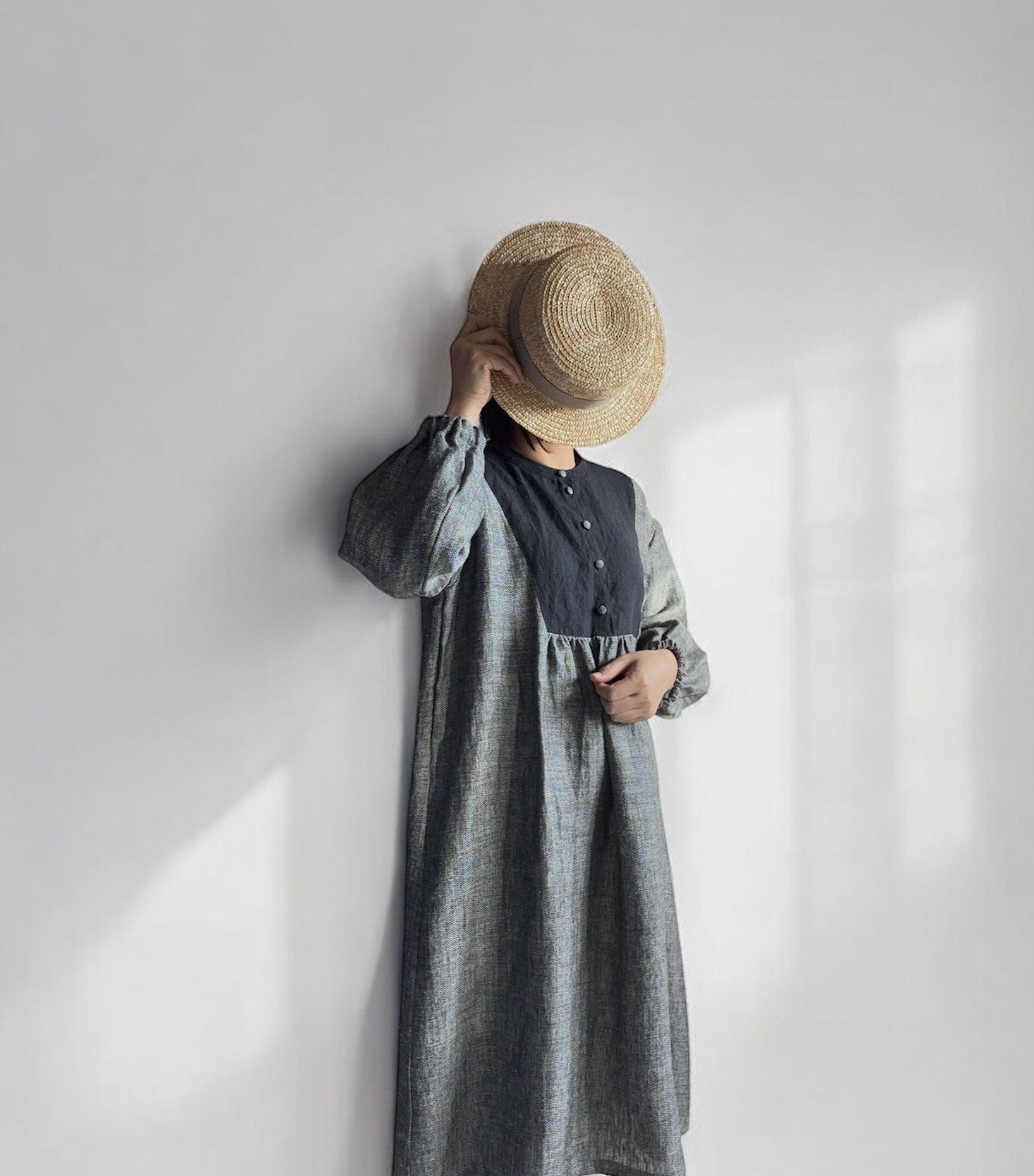 【送料込み2026】リネン100%/パフ袖ギャザーワンピース/黒/ツートーン