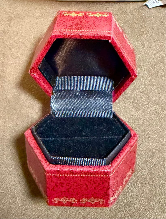 新品 アンティーク調 ヘキサゴン型リングケース 指輪ケース 外箱付き