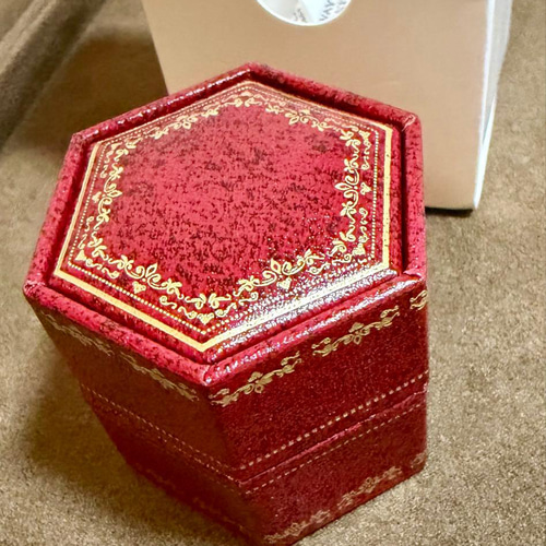 新品 アンティーク調 ヘキサゴン型リングケース 指輪ケース 外箱付き