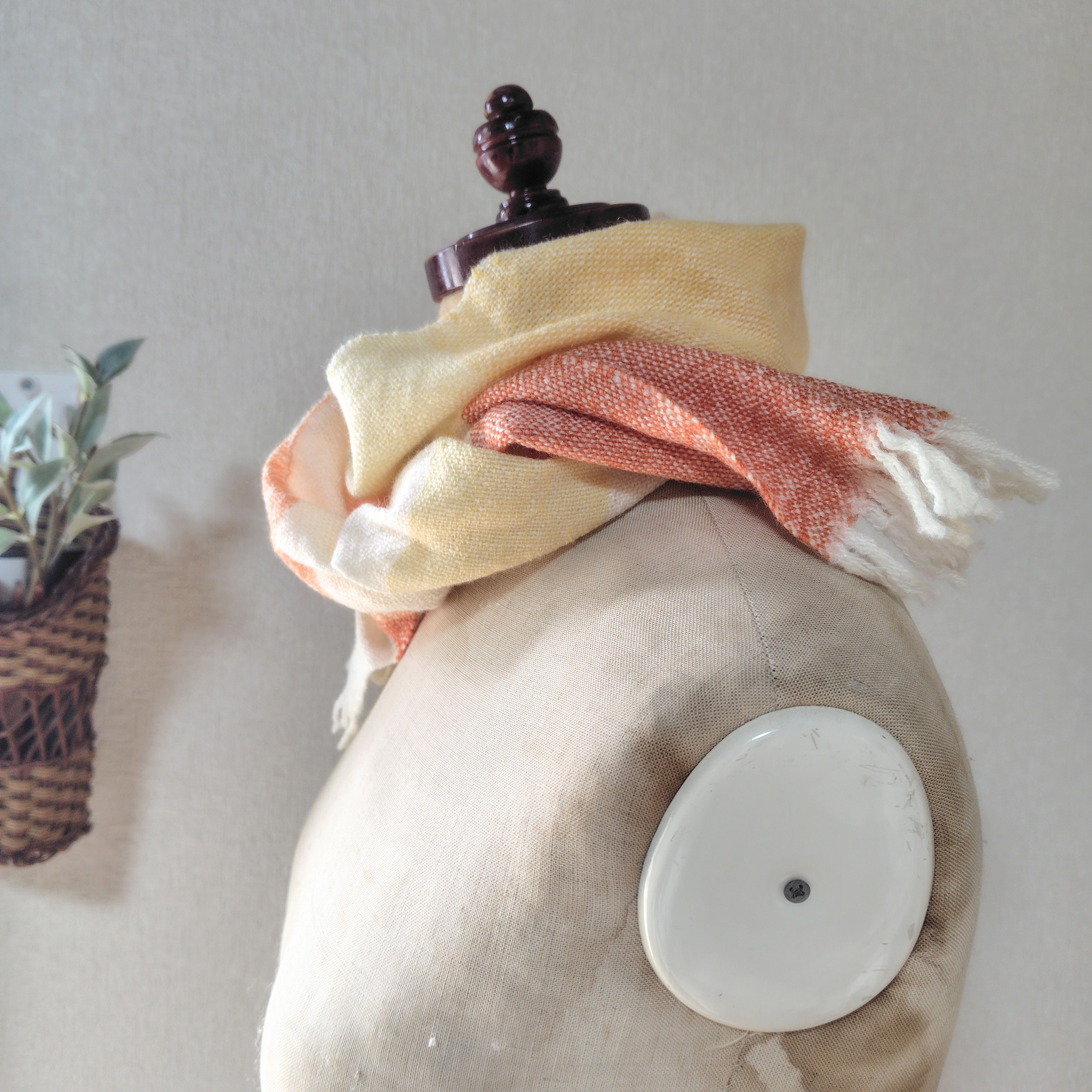 顔色が明るく見える♩上質素材をギュッと集めたミニマフラー　シルクウール　カシミヤ