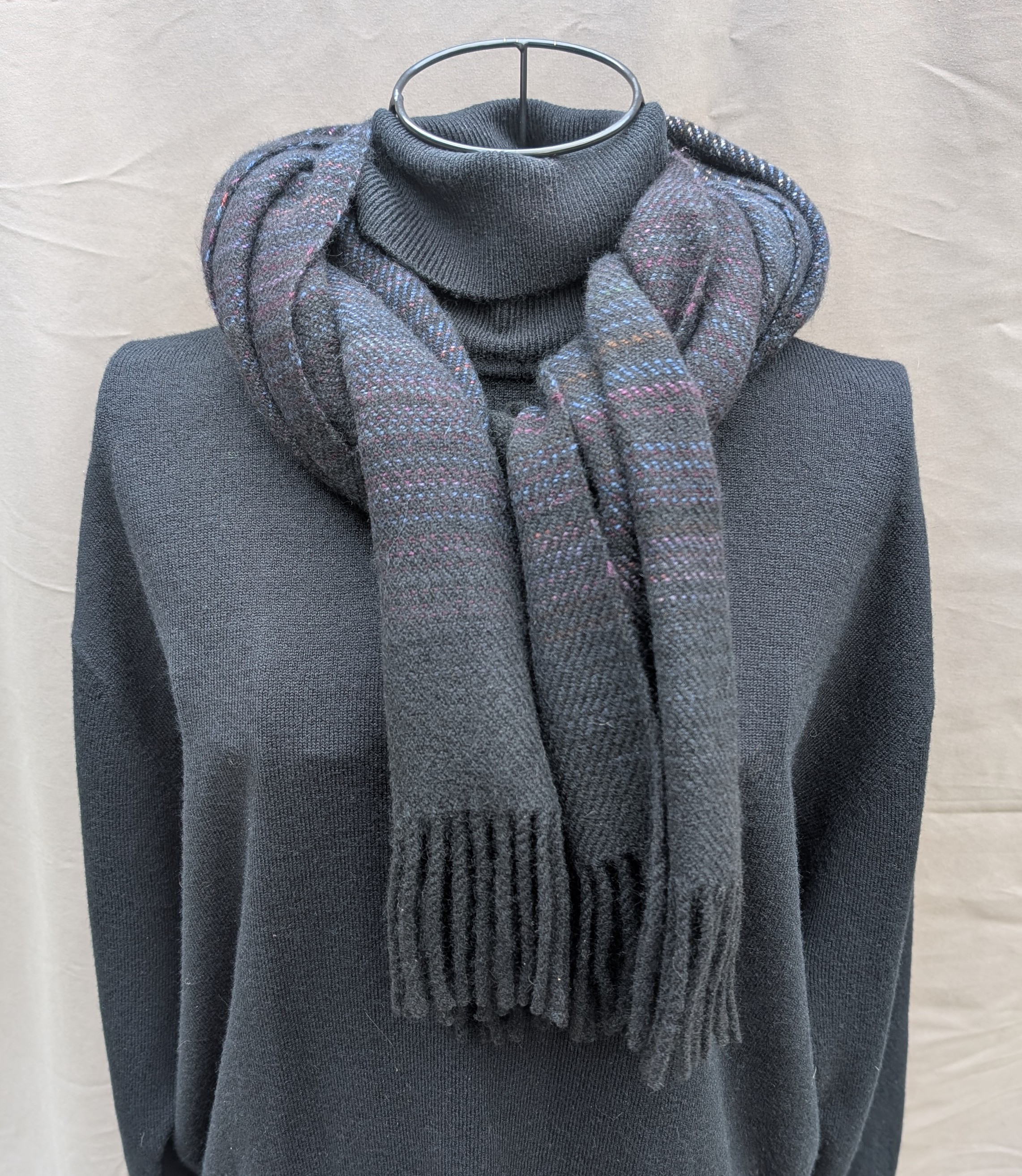 カシミアマフラー(黒・青)