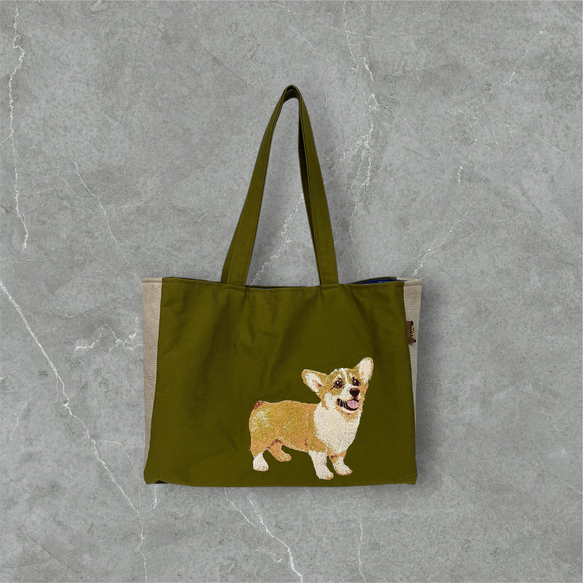 【写真を刺繍に】想い出を持ち歩くフォト刺繍トートバッグ（犬種：コーギーJr）