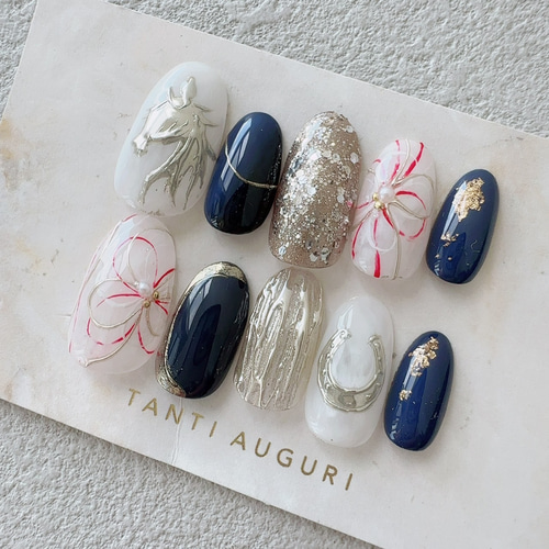 干支 馬 ネイルチップ 水引 ウマ 2026年 お正月 十二支 うま ヒヅメ 紺