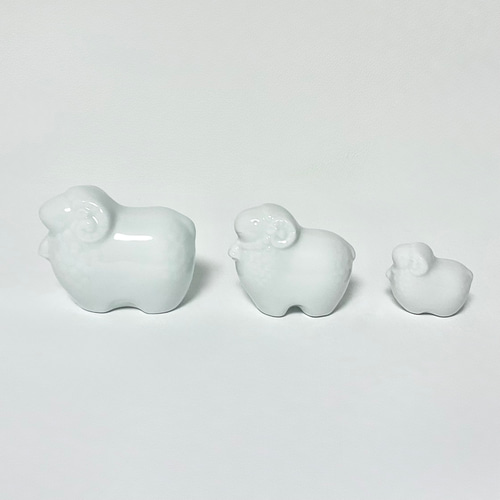ミニサイズ(高さ5.5cm)の羊のフィギュリン その他置物 PaintersGarden