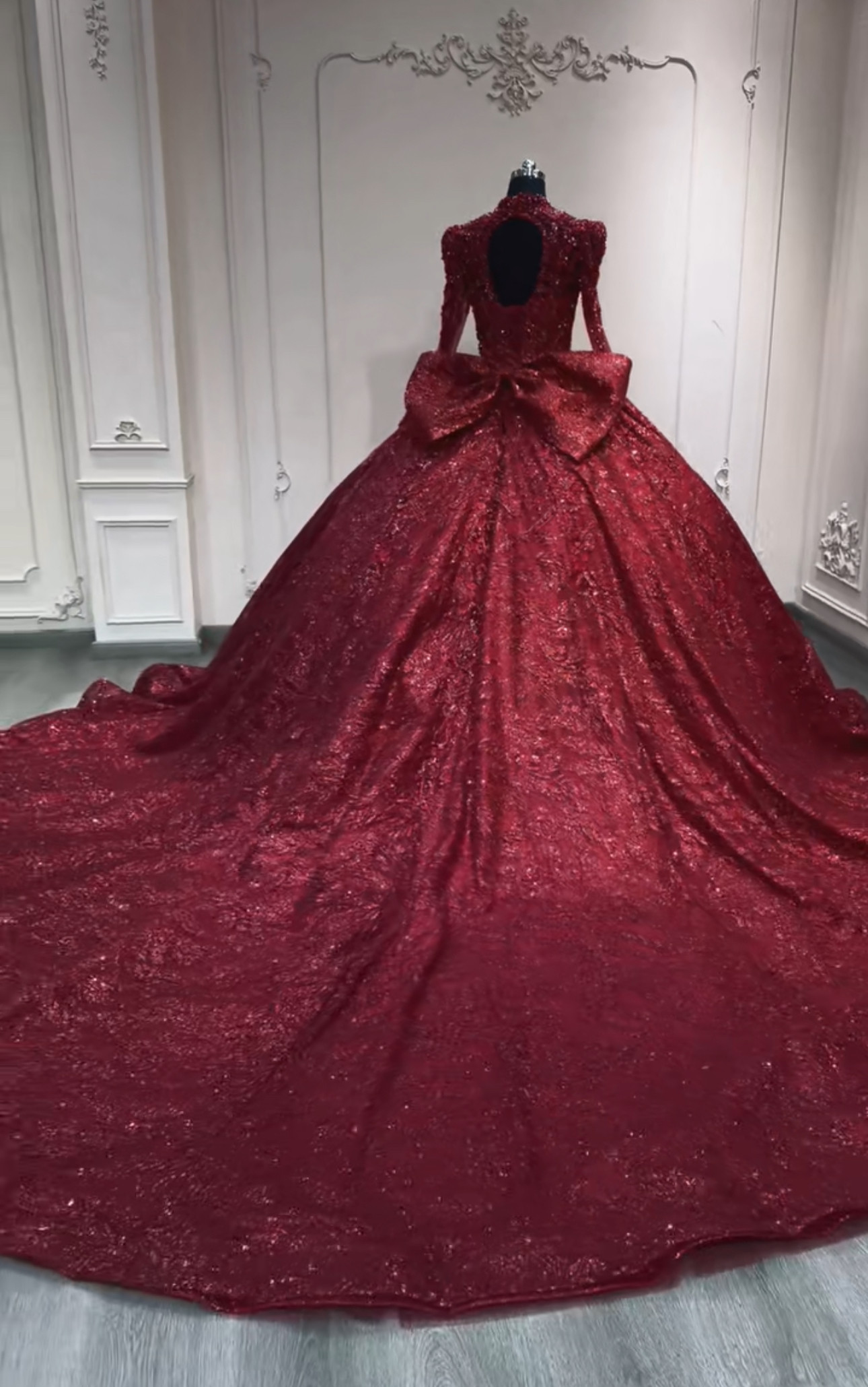 2026春婚秋婚　長袖　カラードレス　グッリタースカートキラキラ　ラメ入り　ロングトレーン　赤系　ビーズスパコール結婚式