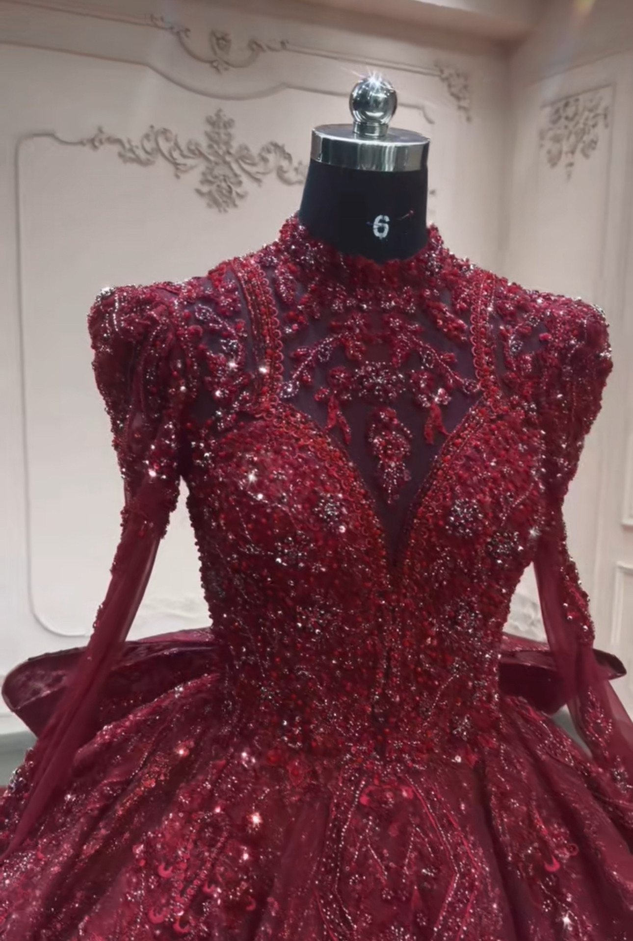 2026春婚秋婚　長袖　カラードレス　グッリタースカートキラキラ　ラメ入り　ロングトレーン　赤系　ビーズスパコール結婚式