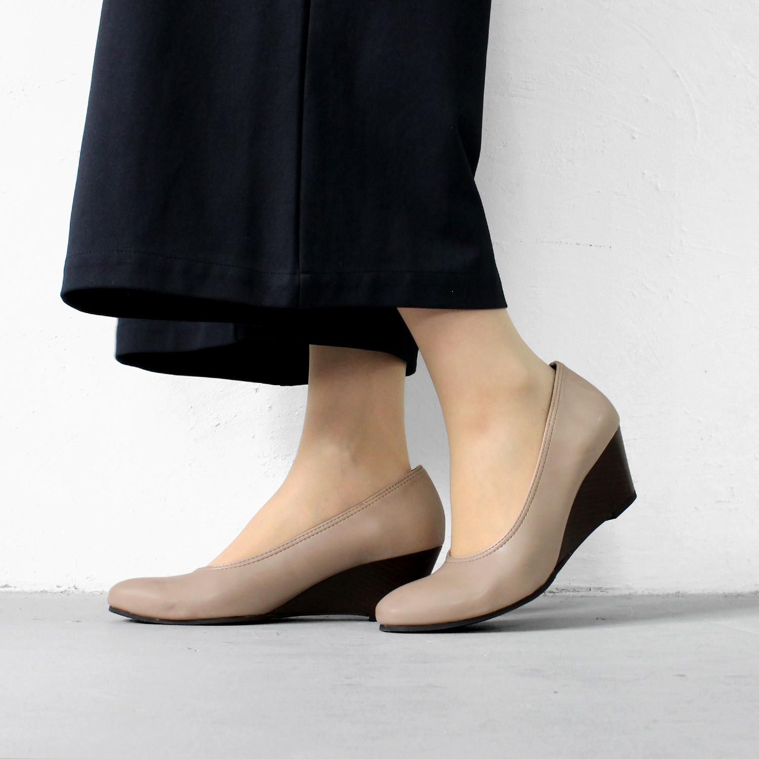 ウェッジヒールパンプス 6cmヒール 大人可愛いスクエアトゥ 当店限定商品 no-rush -ノーラッシュ- NR-08