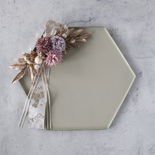 シックで愛らしい迎春の華〈ホワイトM〉 大人 シック ラタン お正月