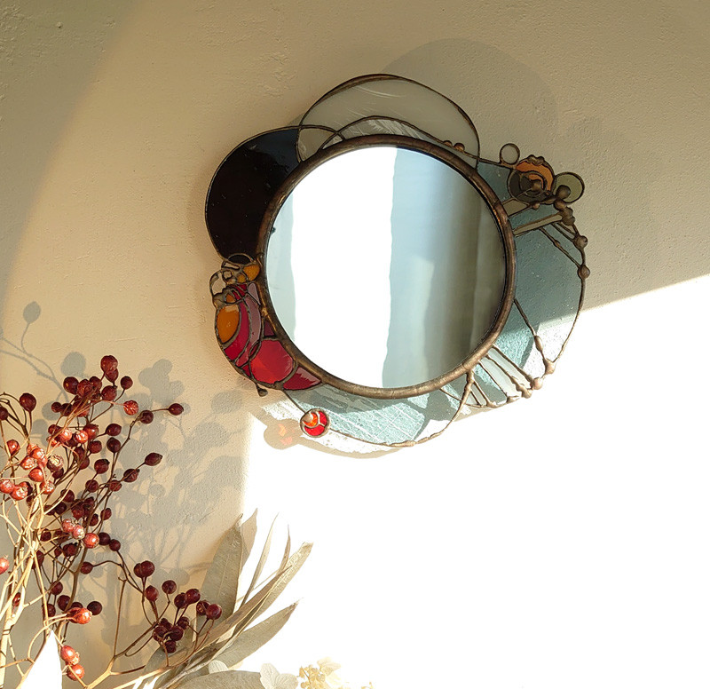 壁掛けステンドグラスミラー・水色と赤