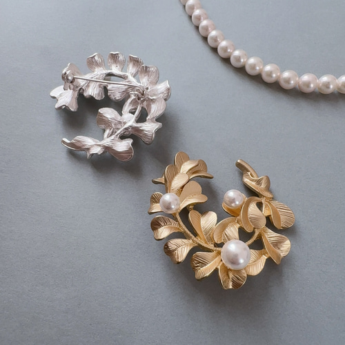 普段使いにも◎ 貝パールのリースブローチ/ フォーマル コサージュ 母