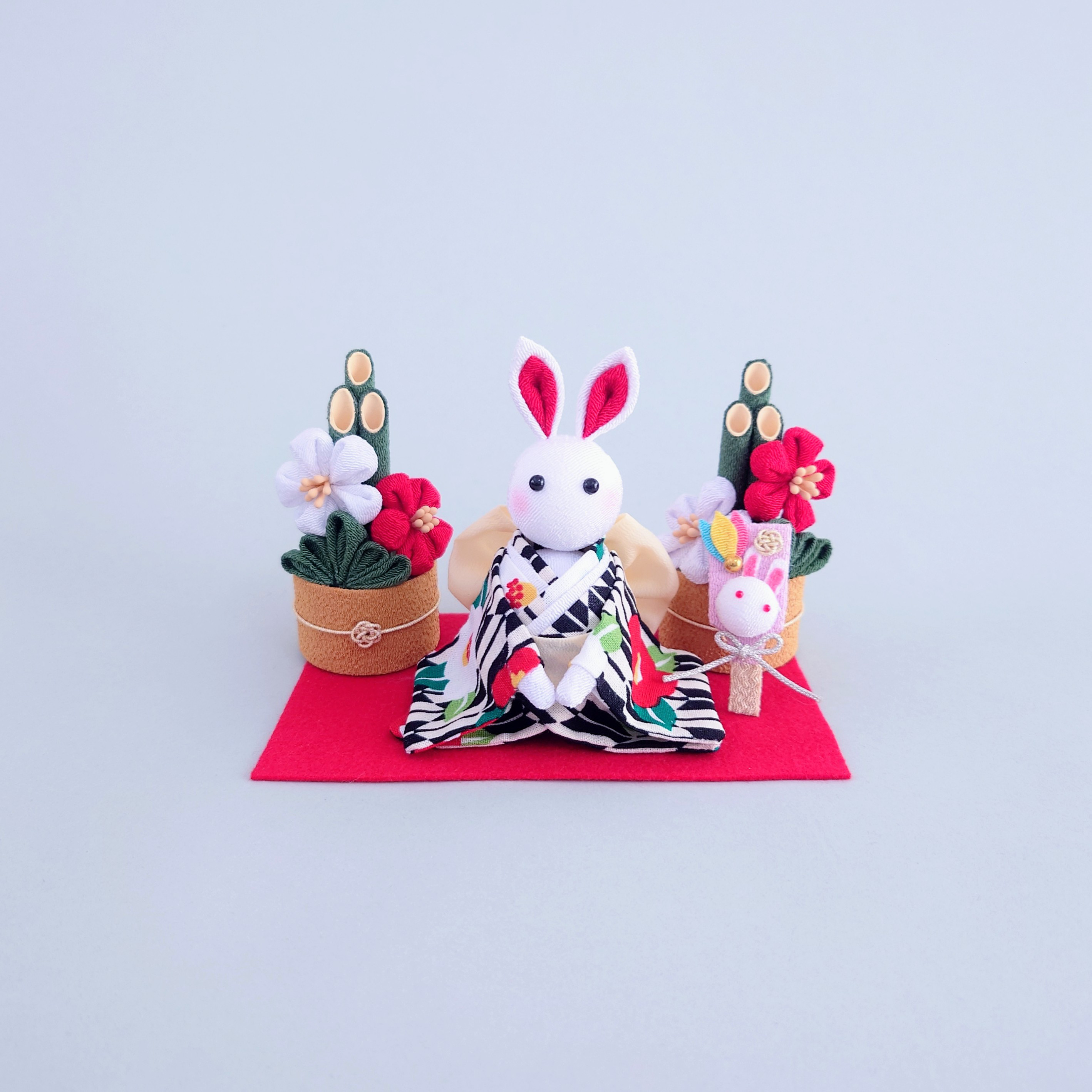 うさぎ　新年の置物　正月飾り　干支　着物　門松　羽子板　玄関飾り