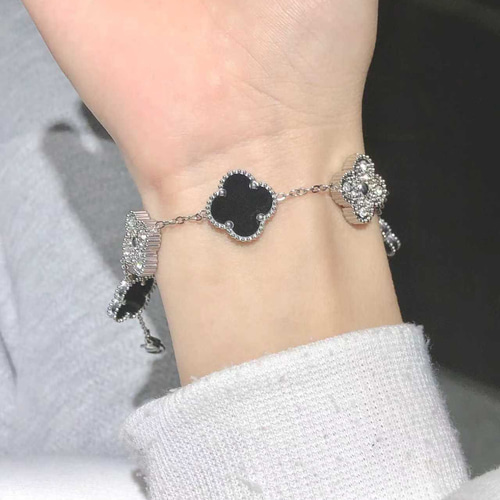 ブラック クローバー ブレスレット ペア対応 （高級ギフトボックス付き