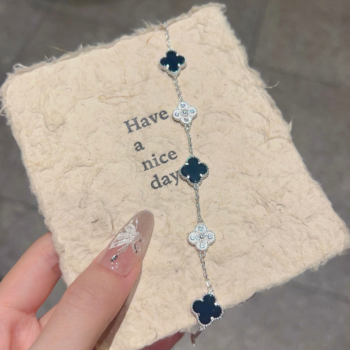 ブラッククローバーブレスレット ブラック クローバー ブレスレット ペア対応 （高級ギフトボックス付き