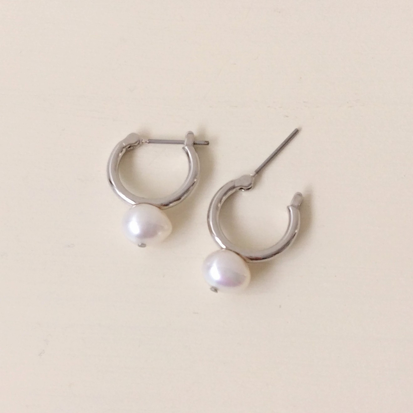 淡水パールフープピアス（ステンレスポスト）