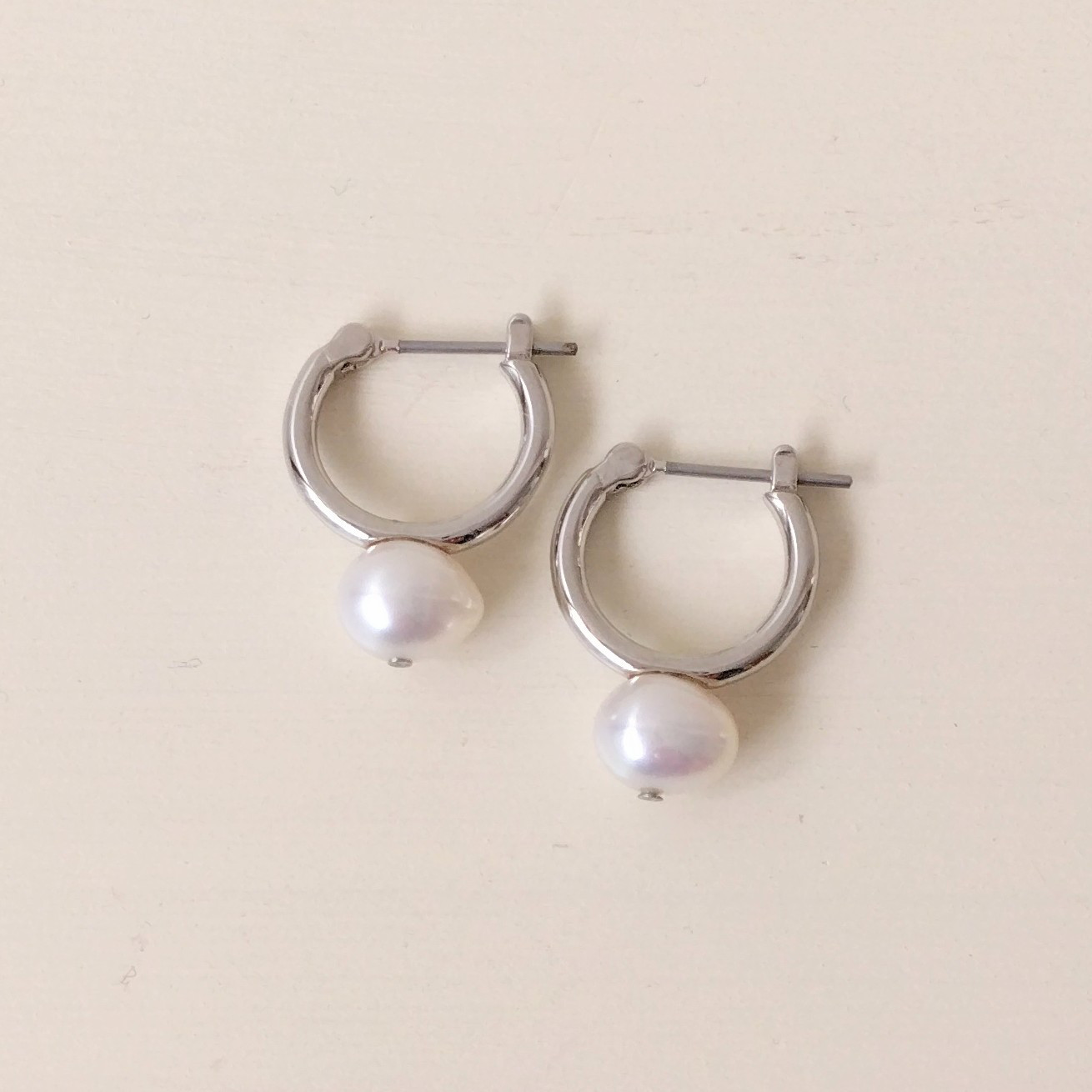 淡水パールフープピアス（ステンレスポスト）