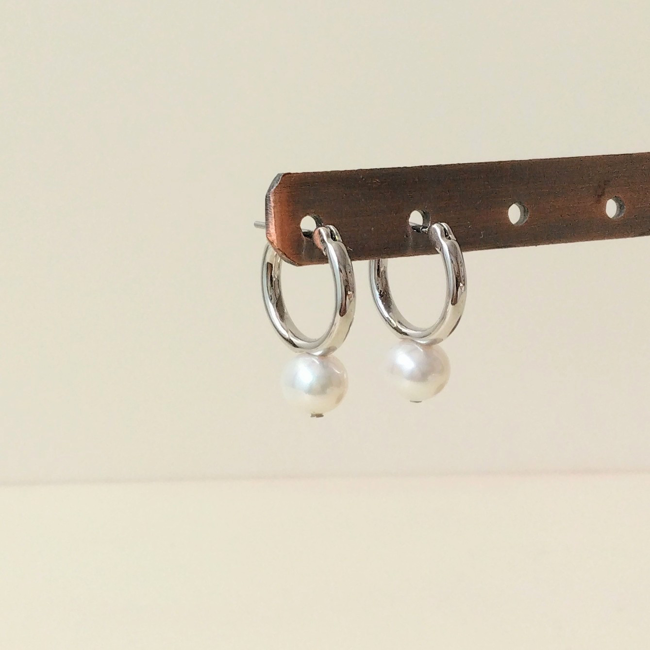 淡水パールフープピアス（ステンレスポスト）