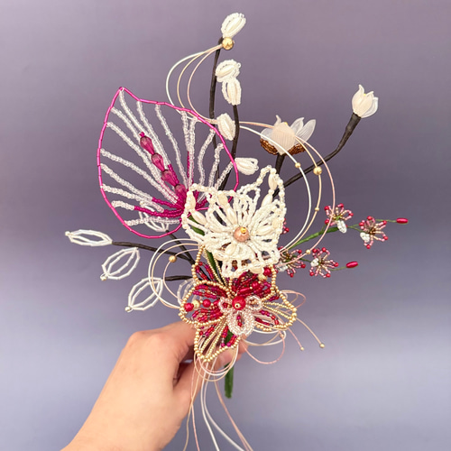 ビーズフラワー ブーケ（ホワイト／レッド／ゴールド） アートフラワー