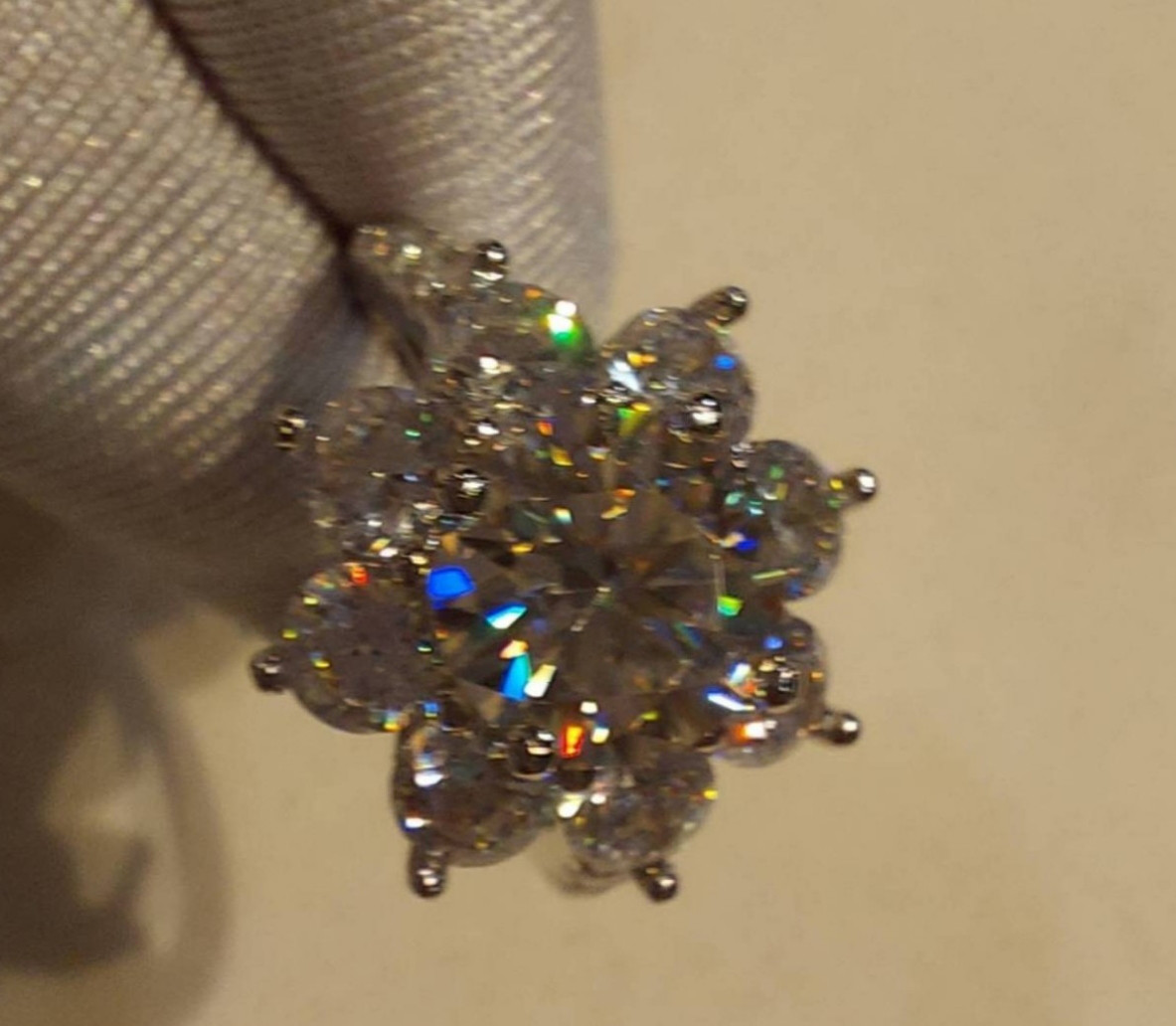 1ct　モアサナイト　デザインリング　リング　ゴールド　k18　ラグジュアリー　ゴールドジュエリー