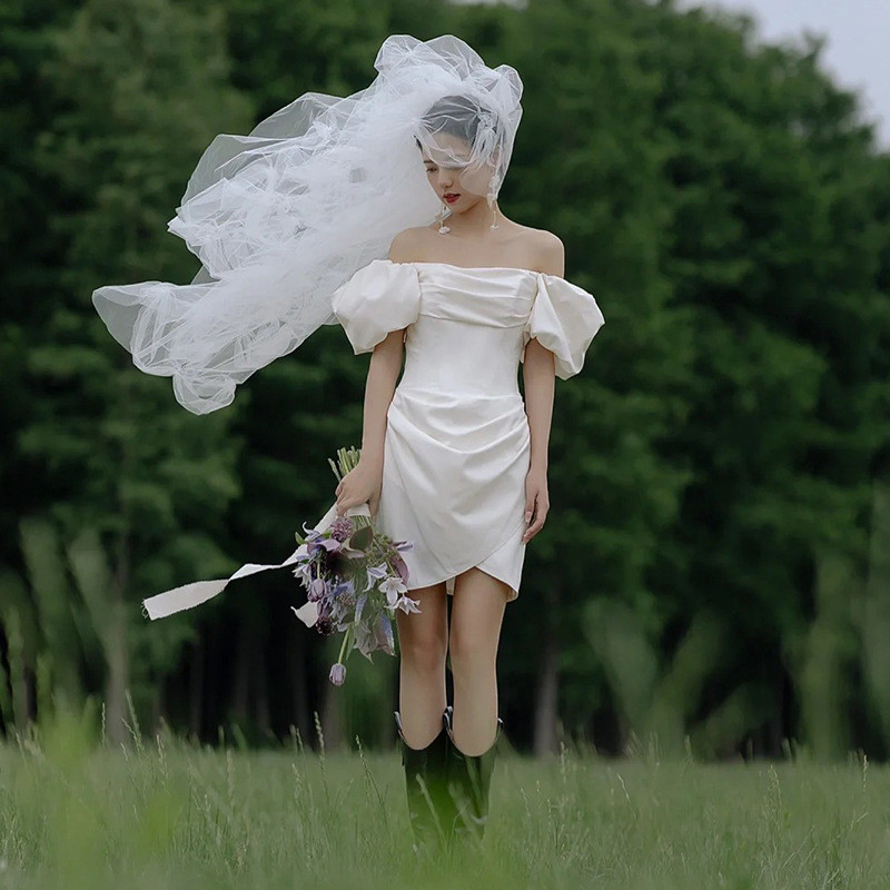 ウェディングドレス 白黒 サテン オフショルダー ショート丈 シンプル 韓国風 花嫁 前撮り お呼ばれ AK411