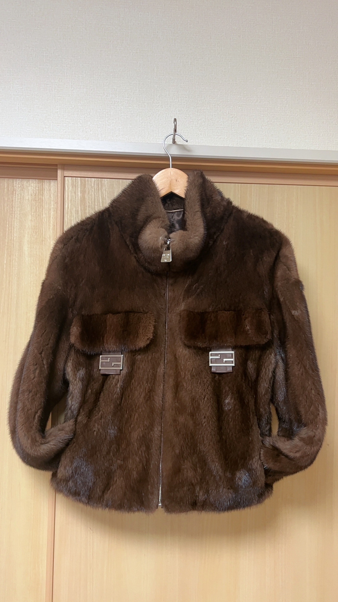 「毛皮の宝石」ミンクの輝きが美しいコート茶(原色）染色無し毛皮リアルファーコート