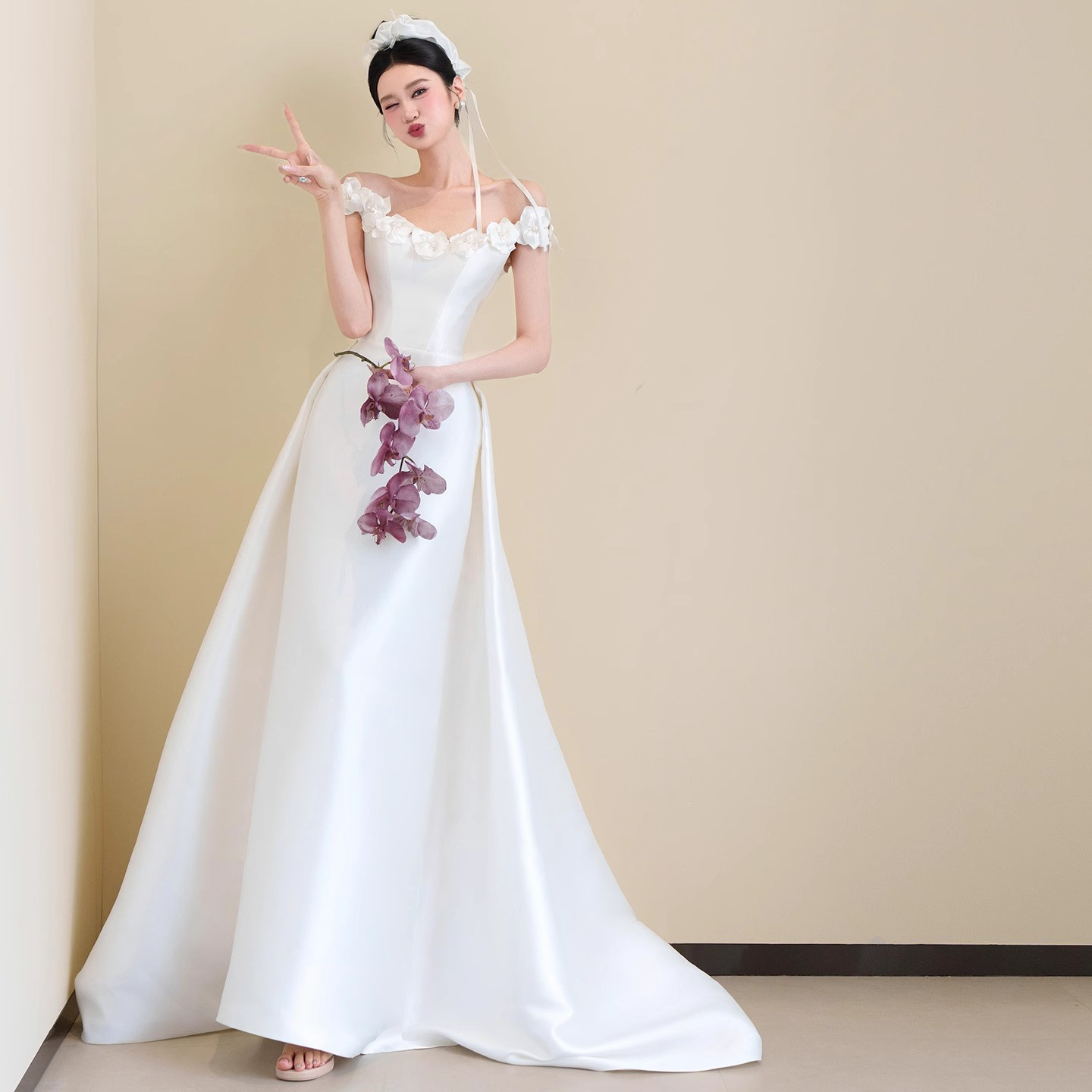 ウェディングドレス 白黒 サテン オフショルダー シンプル 韓国風  結婚式 花嫁 演奏会 前撮り お呼ばれ AK417