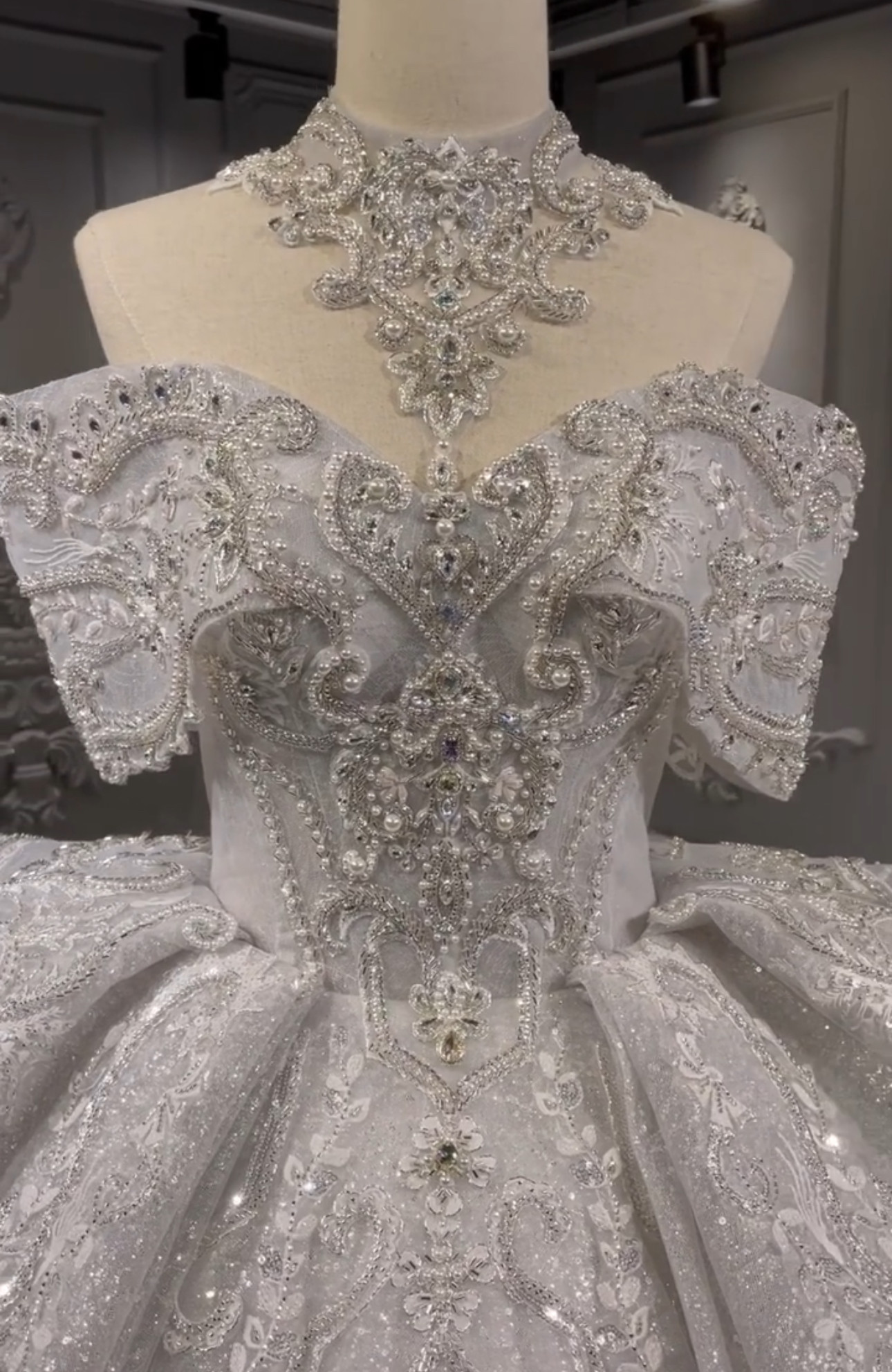 見逃さない新作　オフショルダー　高品質　ウェディングドレス　二の腕を隠せる　韓国風　プリンセスお姫様　ブライダル前撮り