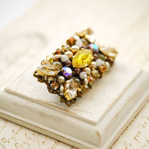 Tea Leaves アンティークビーズブローチ（アールグレイ）【Creema限定