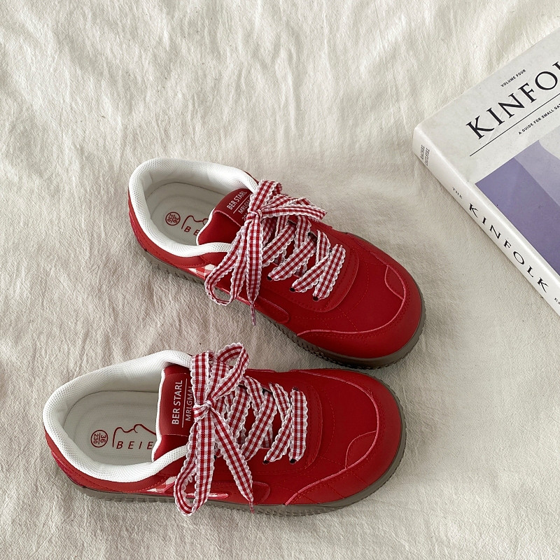 夏の薄手の白靴女性2025新型通気性とスカートの百合板靴学生厚底徳訓靴