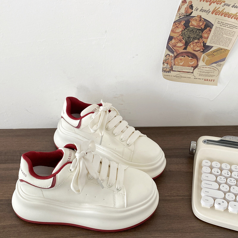 厚底白靴女2025春のビストロ板靴軽量丸首高カジュアルスニーカー