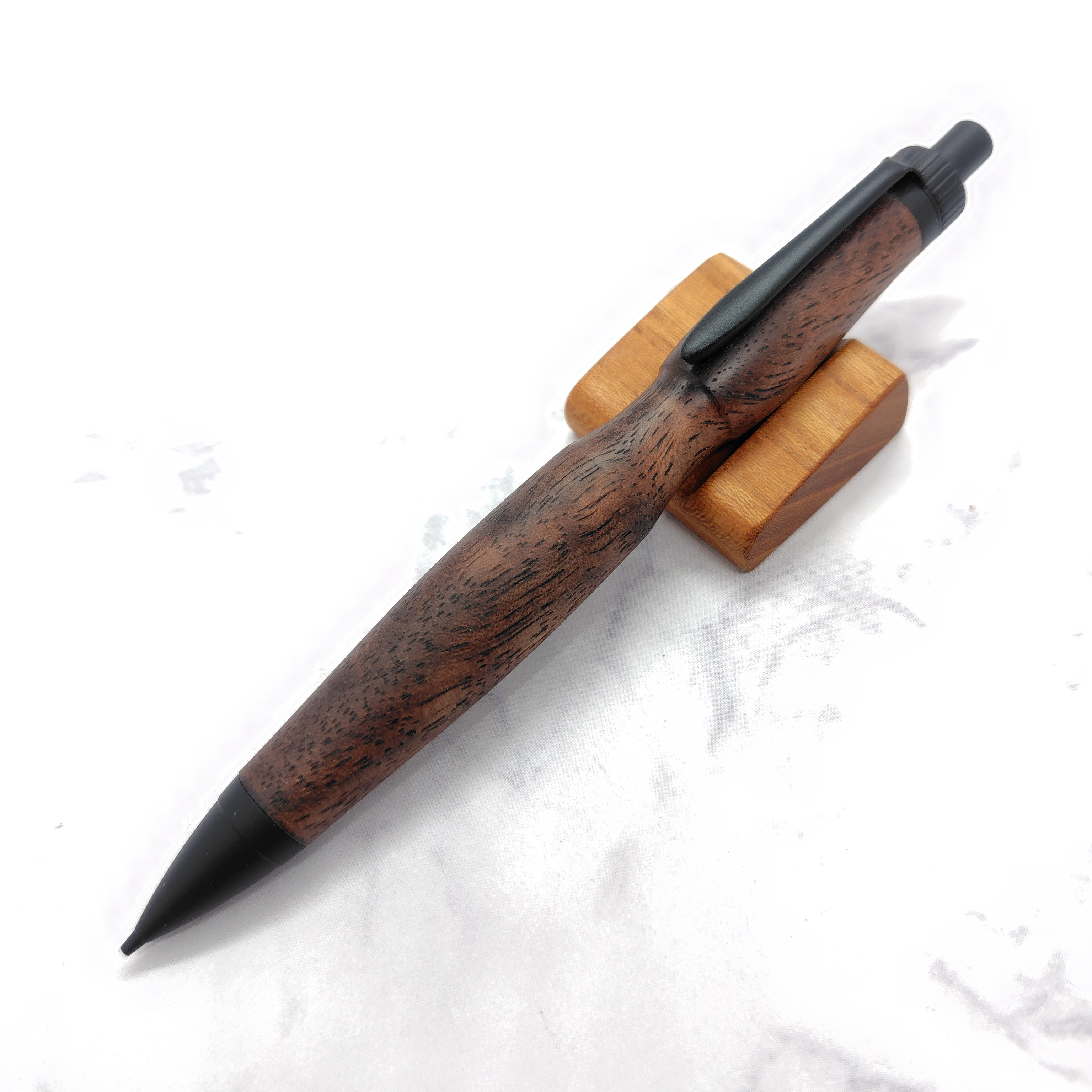 ウォルナットのボールペンorシャープペンシル