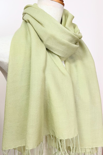 草木染ファインウールマフラー（アップルグリーン）