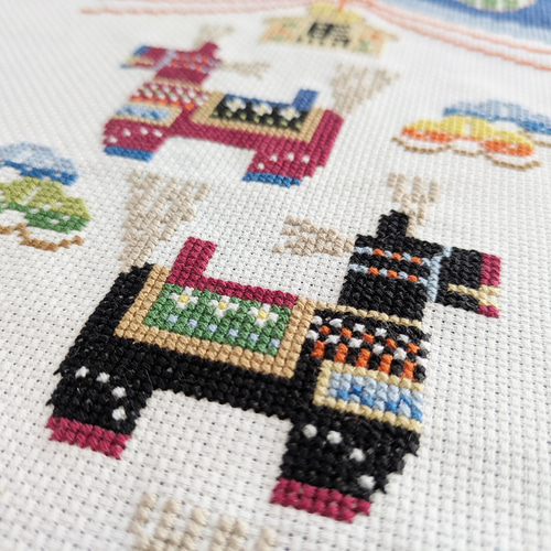 クロスステッチキット ミニ掛け軸【ほっこり馬さん】午年 キット Biene