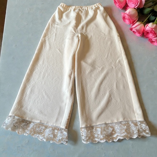 ✅再々販濱ちりめんシルク100％ 敏感肌にもやさしい フリル裾レースのペチパンツ⭐送料無料
