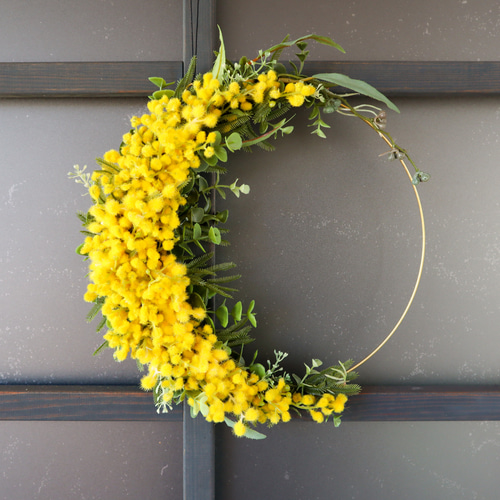 美しさ続くアーティフィシャルフラワー｜春の玄関リース｜ミモザの