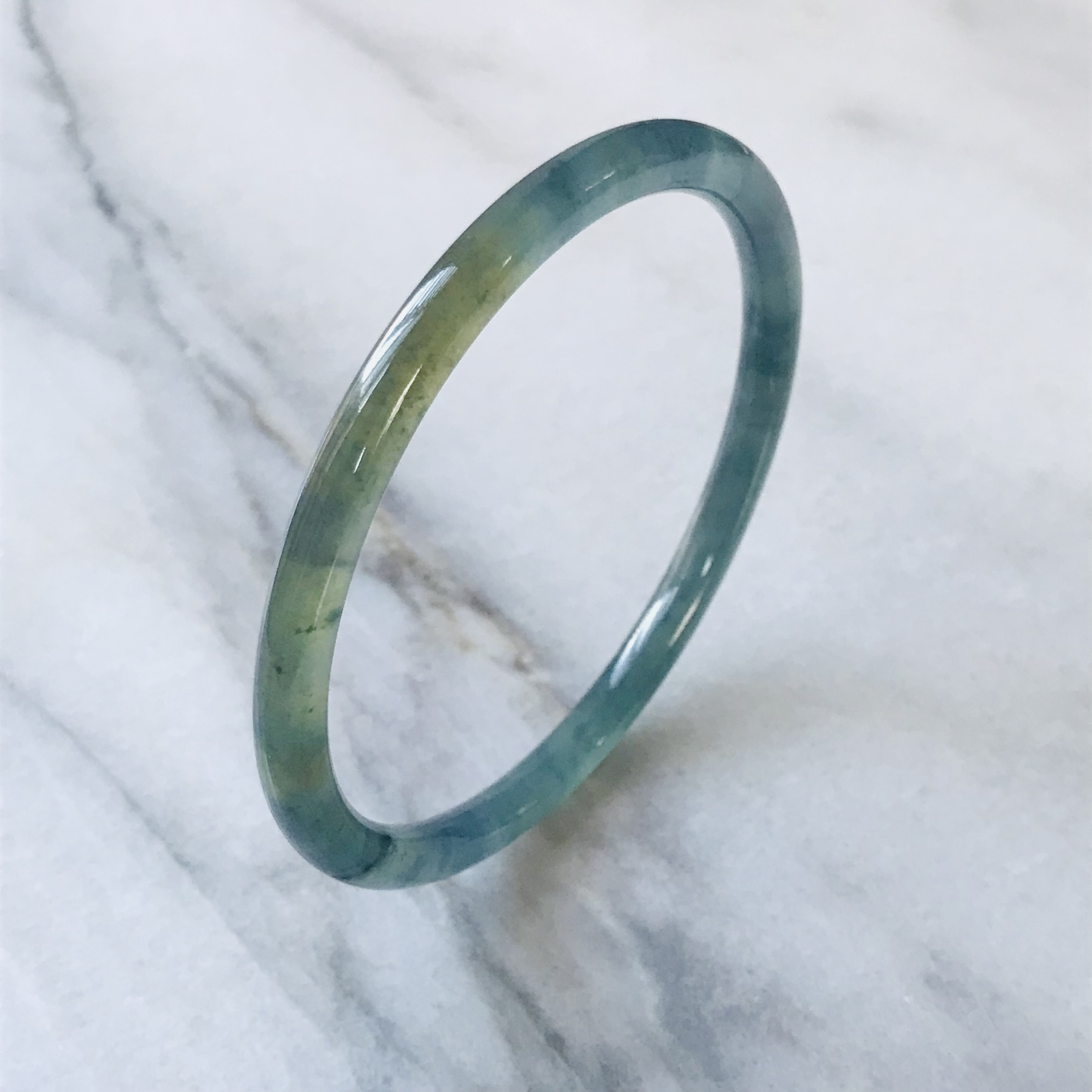 【B800-0217】ジェイド　翡翠　ヒスイ　一点もの　希少　バングル　グアテマラ産　55.6mm
