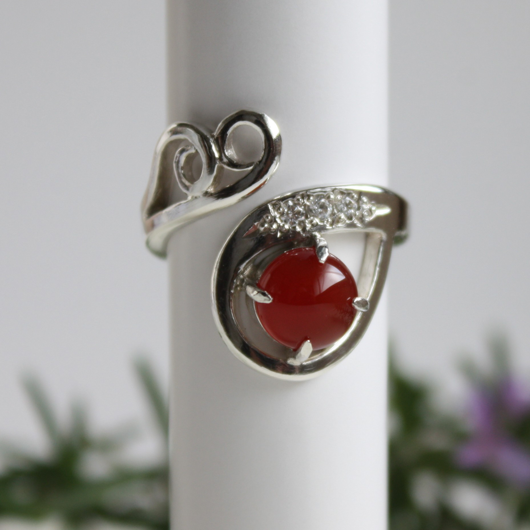 カーネリアンの指輪 シルバー　フリーサイズ　大きめ　深い赤　特別な日のリング