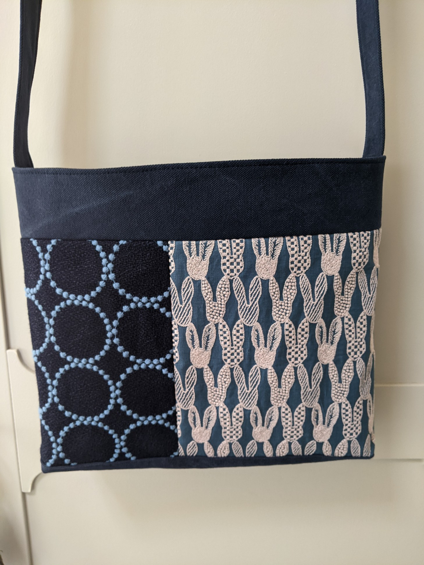 ミナペルホネン・タンバリン【tanborin/navy】ネイビーサコッシュ３０【受注製作】