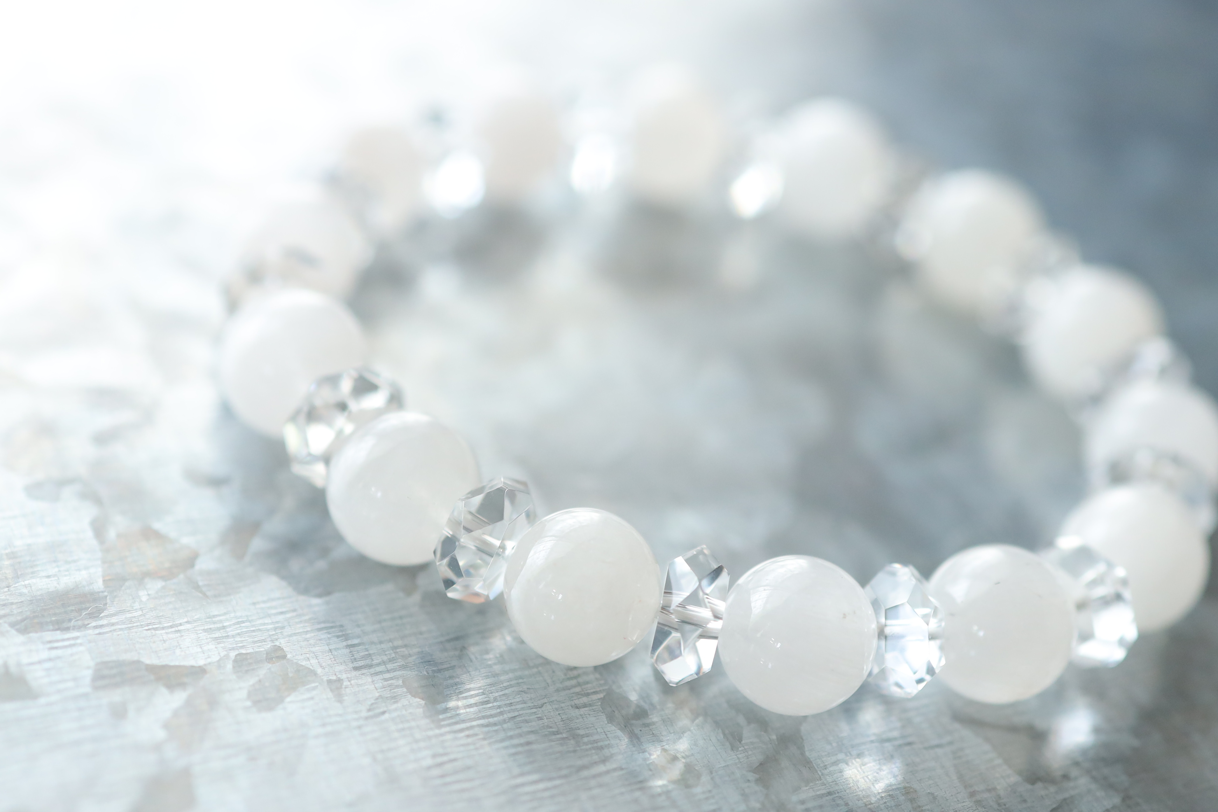 …☆スーパープレミアムブレス☆ホワイトラビットヘアールチルクォーツ：約9.5ミリ＆水晶☆天然石☆…