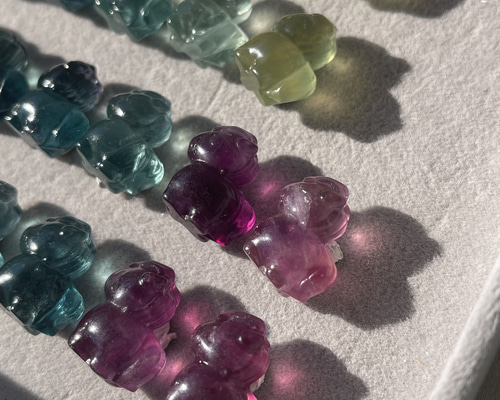 フローライト　パープル　グリーン　ユニコーン　ペガサス　天然石　カービング 6d08068bc2385d8ba1d348404df925