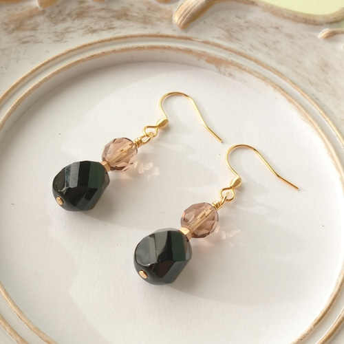 シックなチェコビーズのピアス《イヤリング》黒 茶色 アレルギー対応