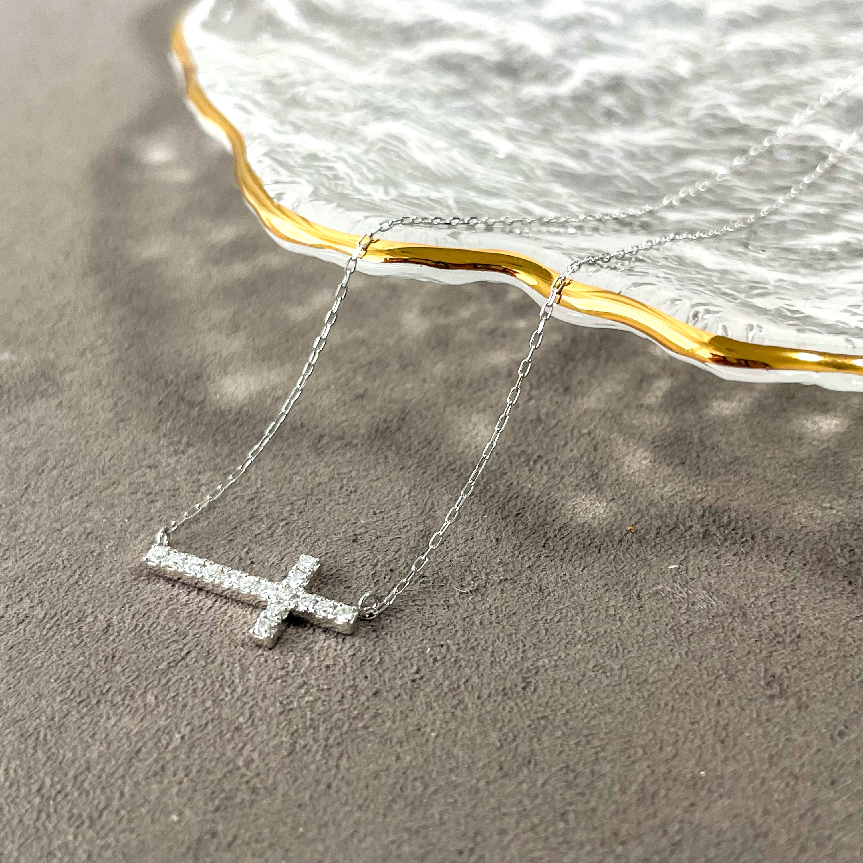 Croix de Lumière Éternelle（クロワ・ドゥ・リュミエール・エテルネル）― 永遠の光のクロス