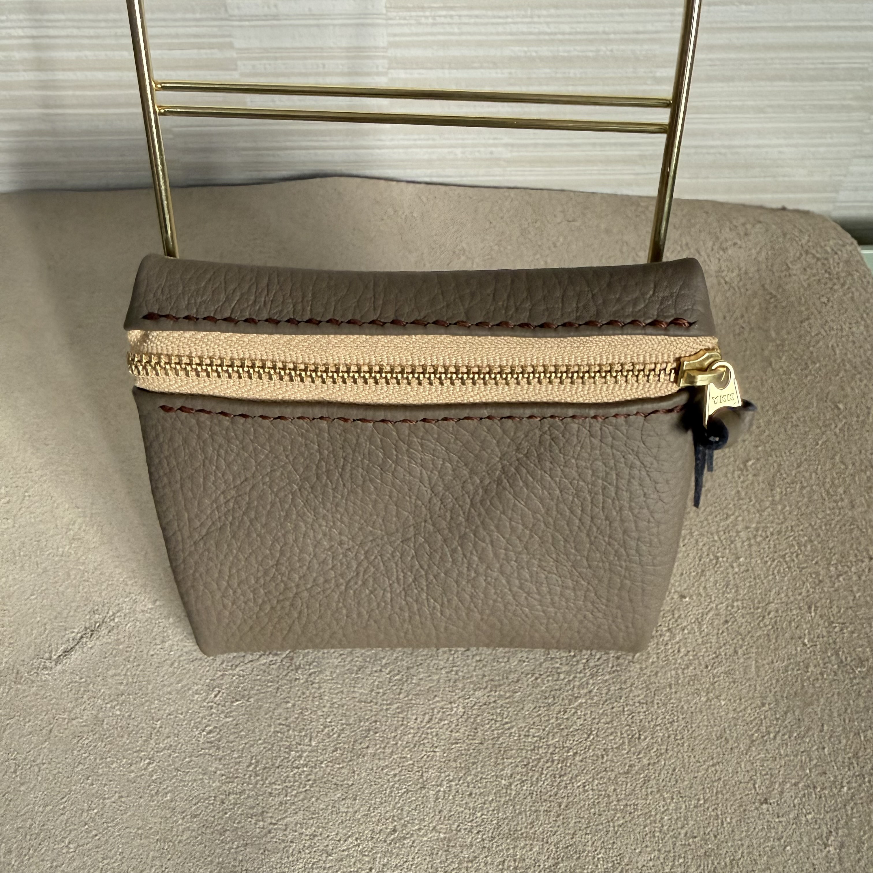 本革レザーポーチ 牛革【手縫い・ハンドメイド品】MP4