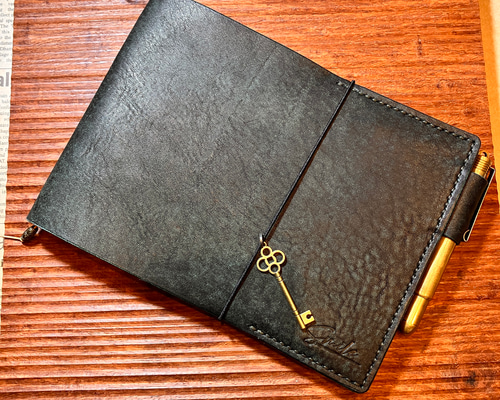 イタリアンレザーのスケッチブックカバー ブックカバー smile leather