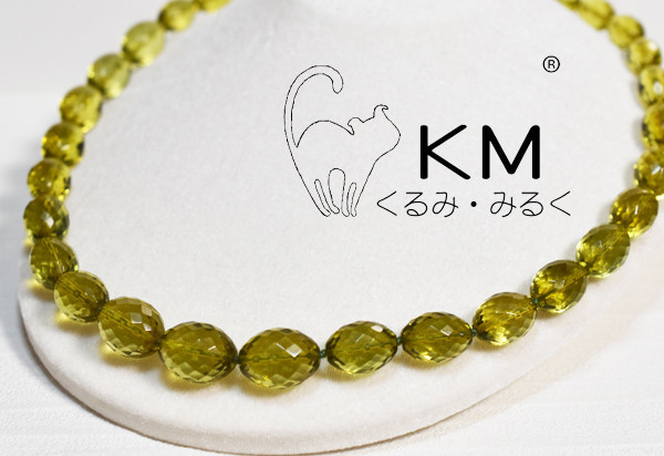 Ж 現品限り リトアニア産天然グリーンアンバー72.2㎝ロングネックレス