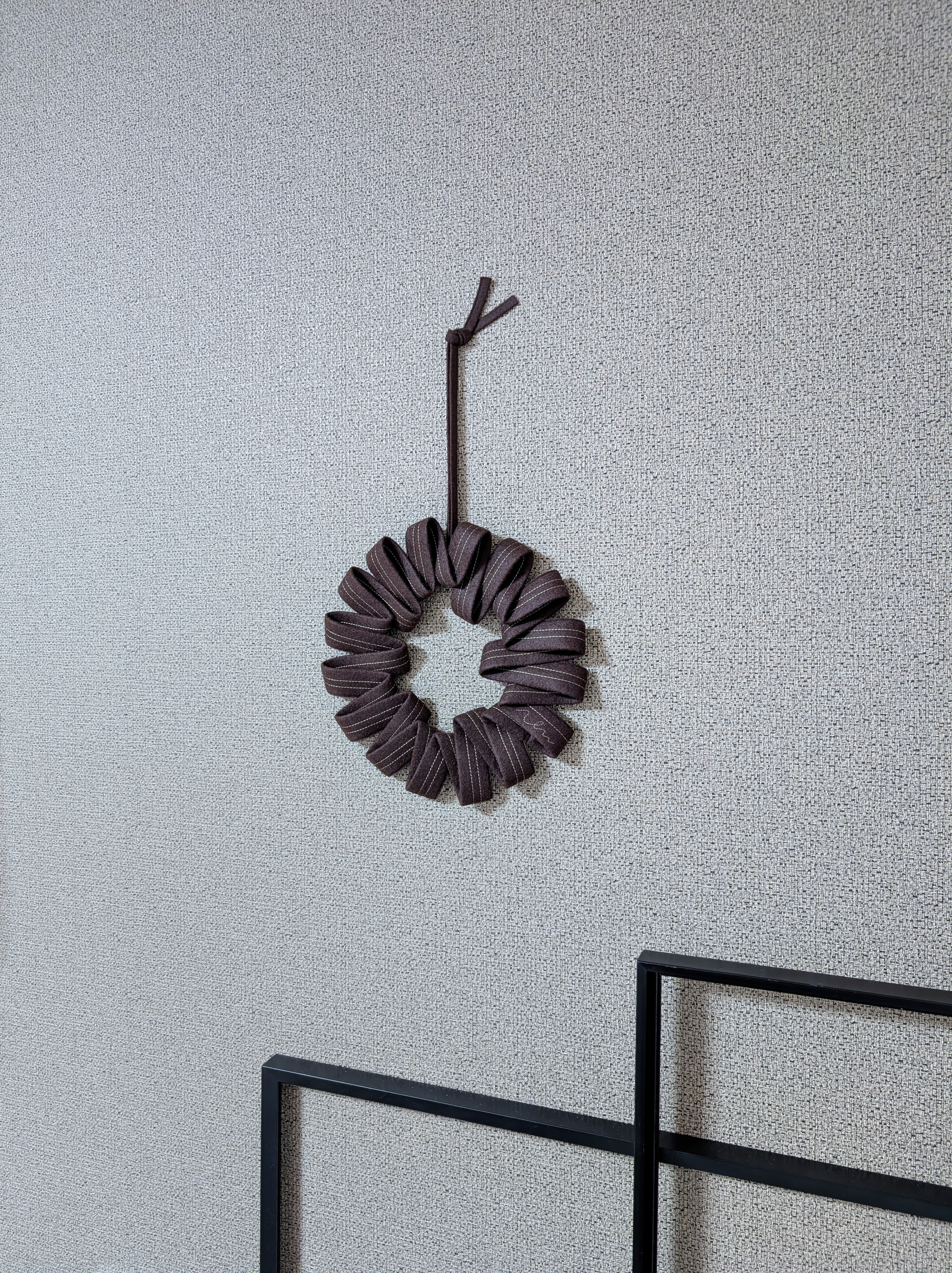 《受注制作》"sun"「太陽」ダークブラウン ★ウォールデコ リース 壁飾り 壁掛け フェルト