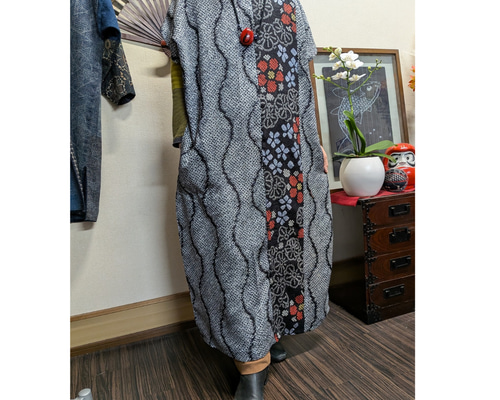 着物リメイクワンピー♪81♪ 総絞り♪124cm 着物リメイクワンピー♪81♪ 総絞り♪124cm