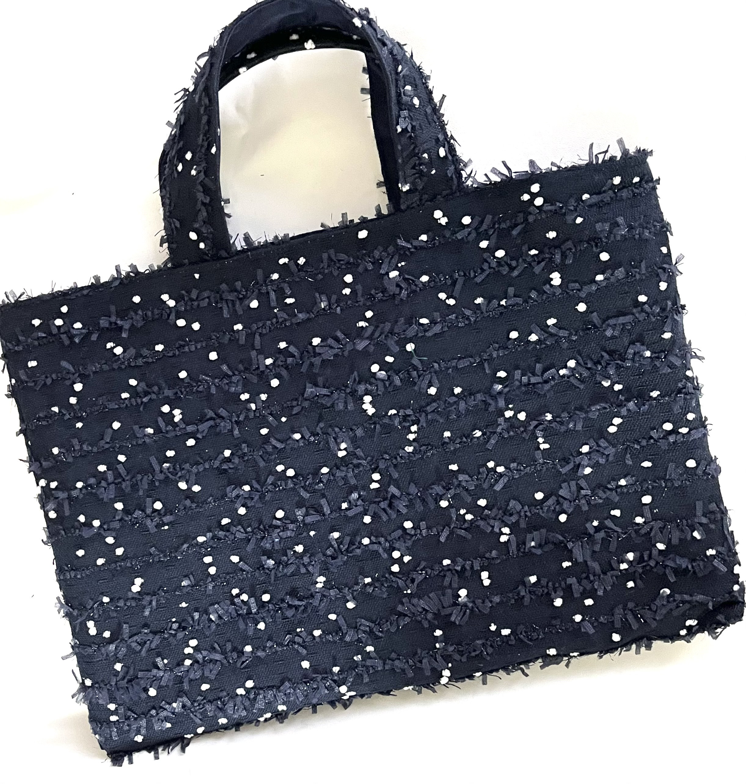 リントンツイードMサイズバッグ濃紺ネイビー×白ポンポン×フリンジ A4バッグ